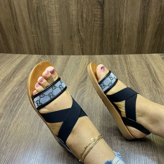Pieds nue croisé
